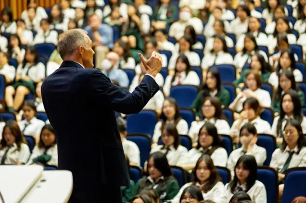 재학생, 교수진과 만남